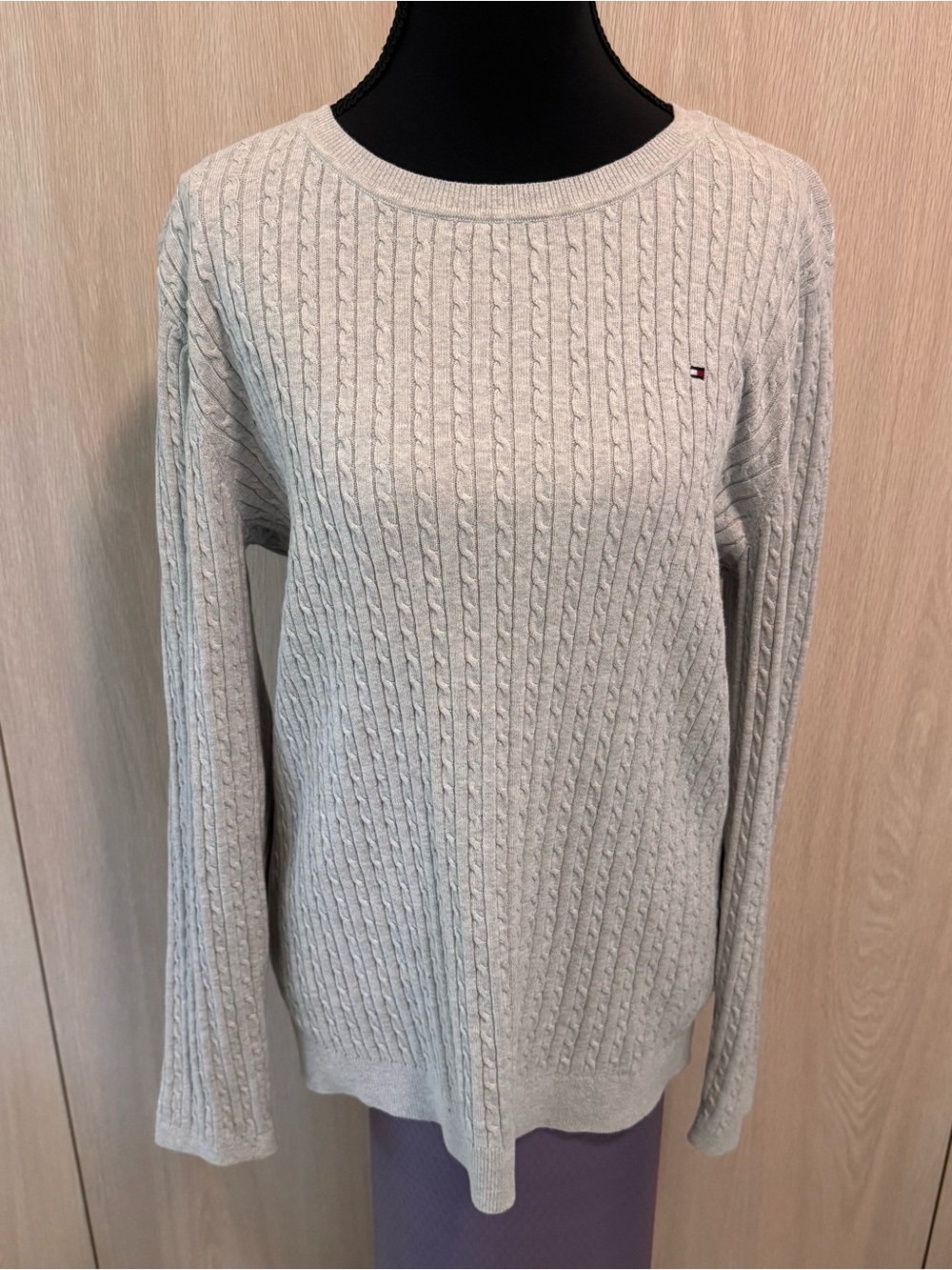 Tommy Hilfiger Women's Lightweight Cable Knit Crewneck Sweater - Light Gray